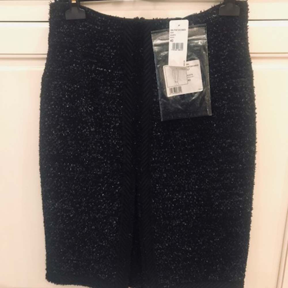 NEW CHANEL SKIRT BLACK SIZE 40